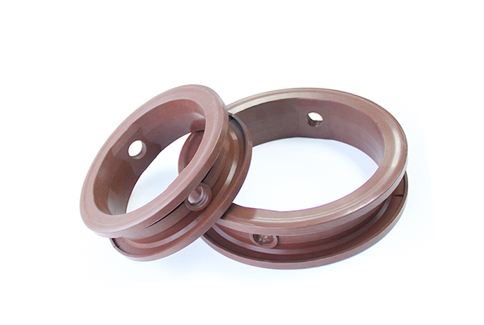 閥門密封件（famen seals）是流體輸送系統(tǒng)中的控制部件，具有截止、調(diào)節(jié)、導(dǎo)流、防止逆流、穩(wěn)壓、分流或溢流泄壓等功能，閥門密封件常見的泄漏原因及預(yù)防措施見表1-1（閥門密封件，閥座密封件，閥體密封件，密封件）。